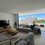 Luxury Private Pool Apartment